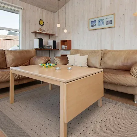 Holiday home 6 Person In R Nde Ronde
