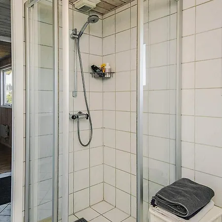 Holiday home 6 Person In R Nde Ronde