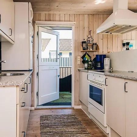 Holiday home 6 Person In R Nde Ronde